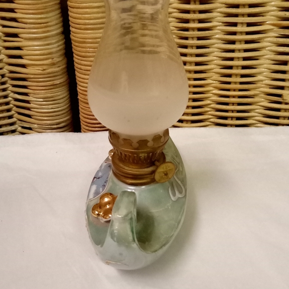 Vintage Washington D.C. Miniature Porcelain Aladdin Hurricane Oil Lamp - Picture 4 of 11